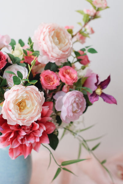 "Sabrine" Bouquet in Nepal Vase