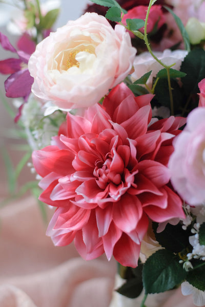 "Sabrine" Bouquet in Nepal Vase